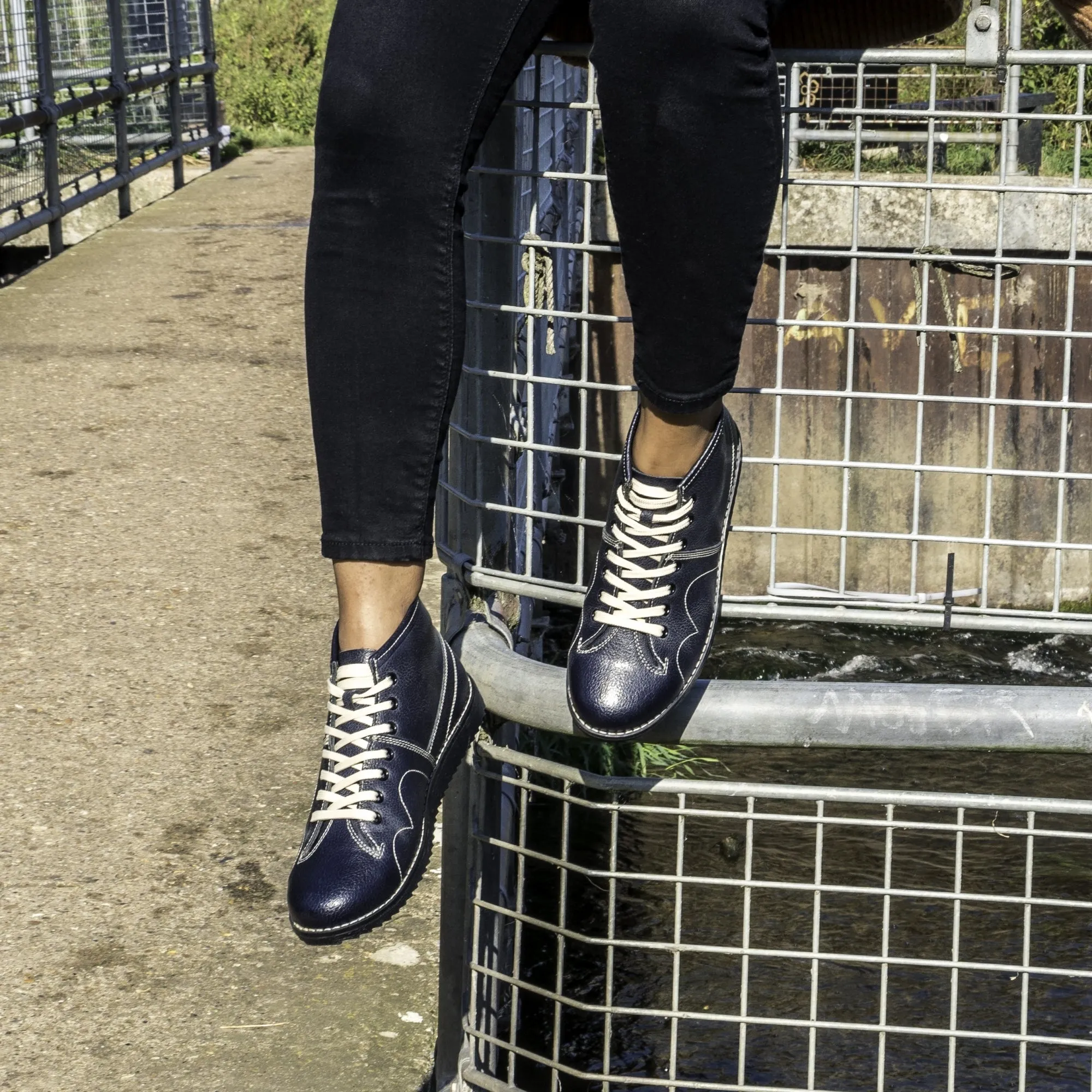 1960 Unisex Leather Monkey Boots Navy/Cream