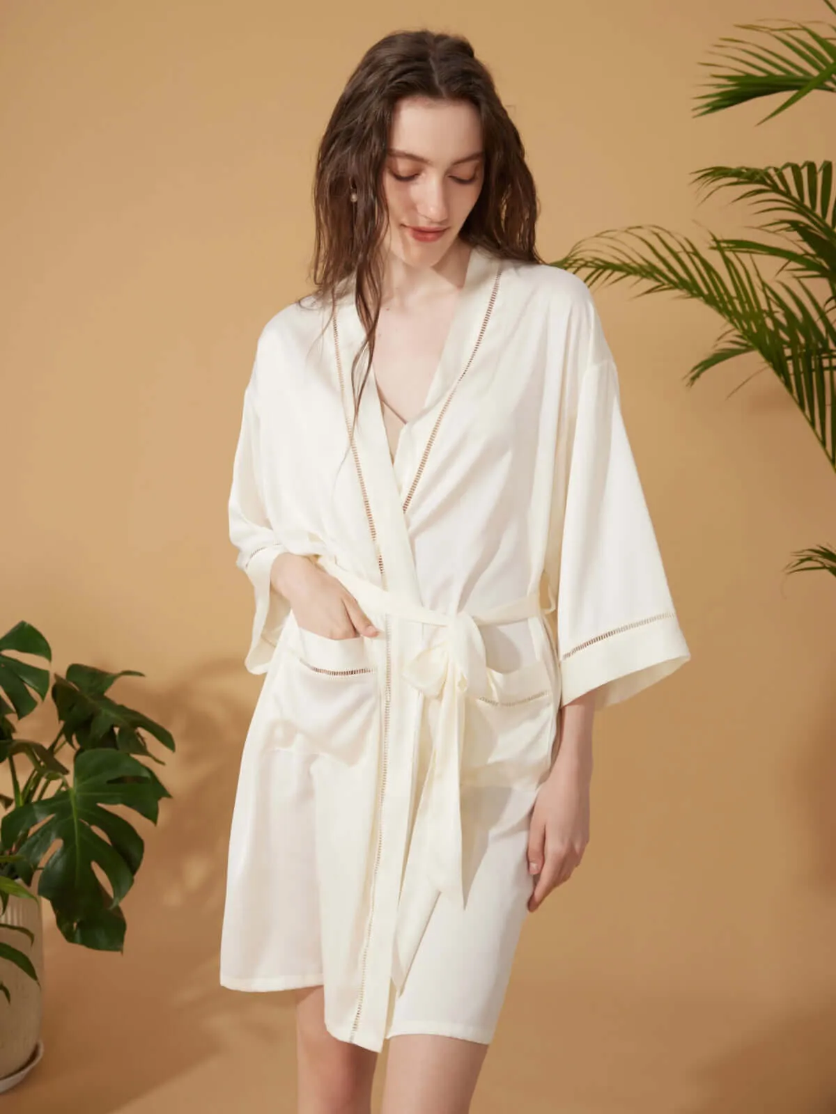 Elegant Hollow Out Detail Short Robe with Pockets