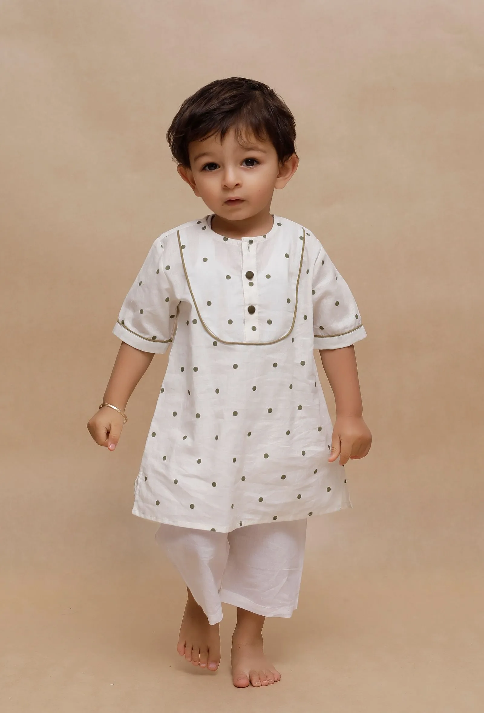 Set of 2: Off-White Polka Dot Printed Kurta Shirt and off-white Capri