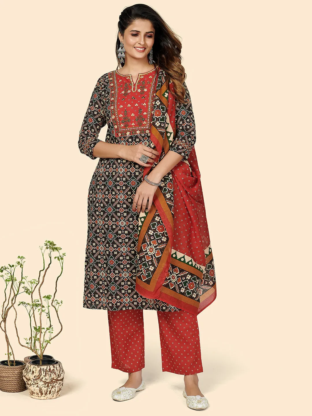 Women'S Patola Print & Embroidered Straight Cotton Black Stitched Kurta Pant With Dupatta